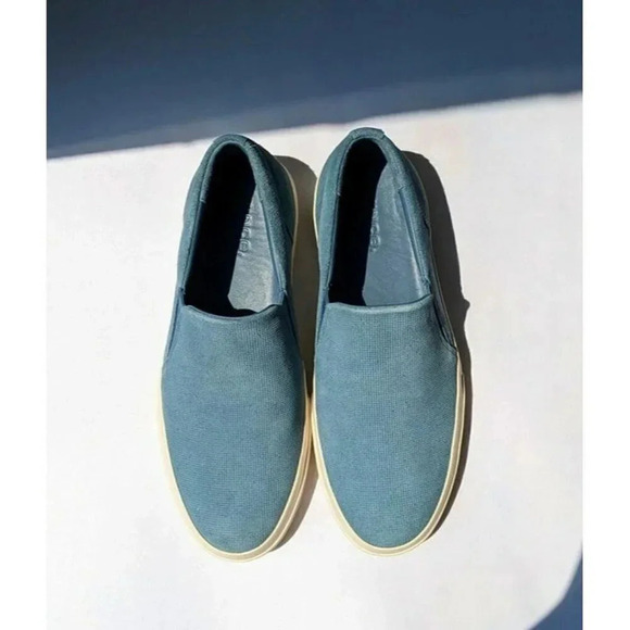 NWT Vince Fletcher Men\'s Slip On Sneakers Highwater Blue Suede Size 8 MSRP $200